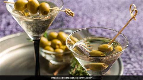 classic-dry-martini-recipe-ndtv-food image