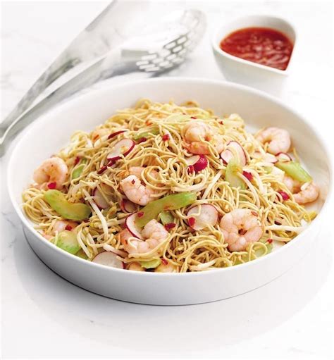 sweet-chilli-prawn-and-egg-noodle-salad-delicious image