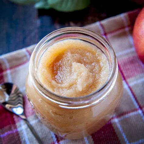 homemade-unsweetened-applesauce-recipe-sugar image