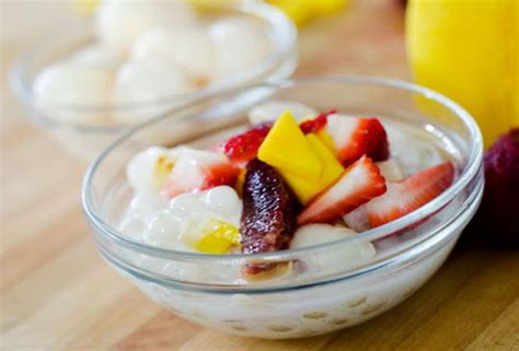 coconut-pearl-tapioca-with-tropical-fruit-foodland image