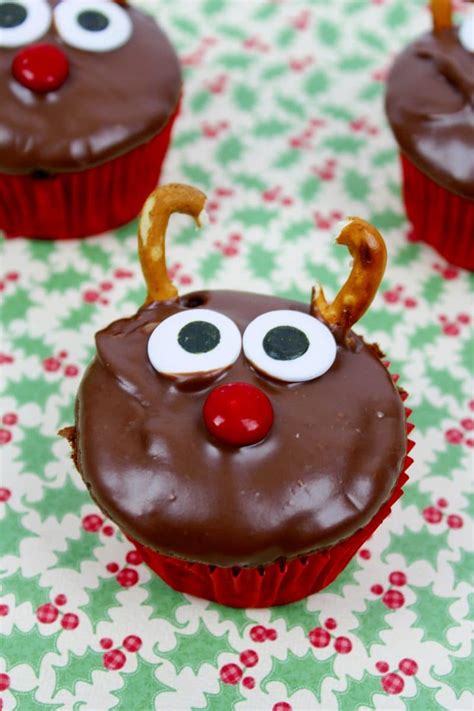 reindeer-cupcakes-with-pretzels-crayons-cravings image