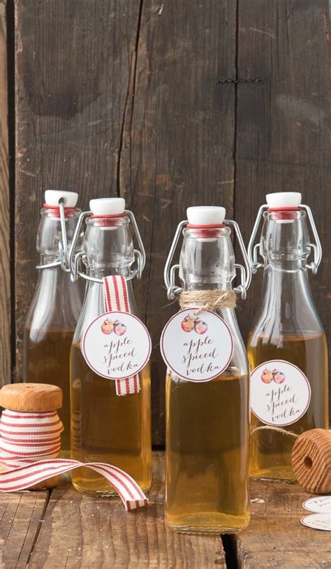 homemade-spiced-apple-vodka-with-printable-gift-tags image