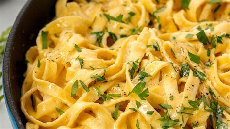 how-to-make-the-creamiest-fettuccine-alfredo-youll image