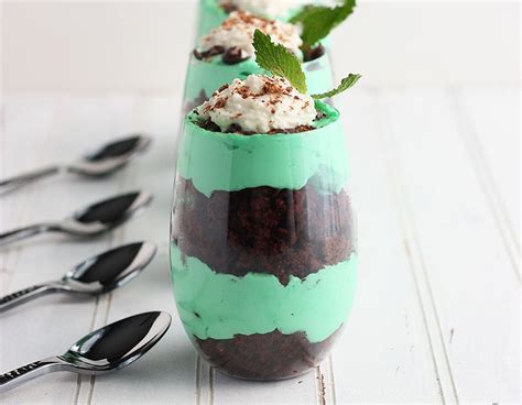 mint-chocolate-trifle-the-cooking-bride image