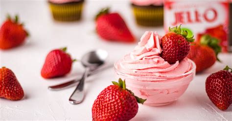 easy-strawberry-mousse-recipe-4-ingredient-mousse image