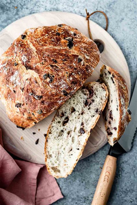 homemade-no-knead-olive-bread image