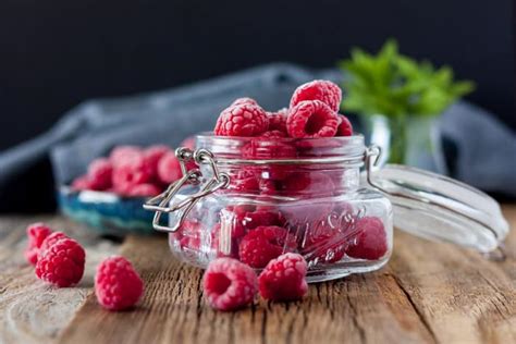 freezing-raspberries-how-to-freeze-raspberries image