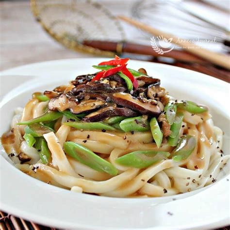 udon-mushroom-and-french-beans-anncoo-journal image