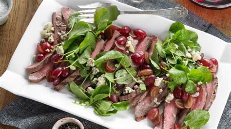 grilled-flank-steak-with-grapes-and-stilton-grapes image