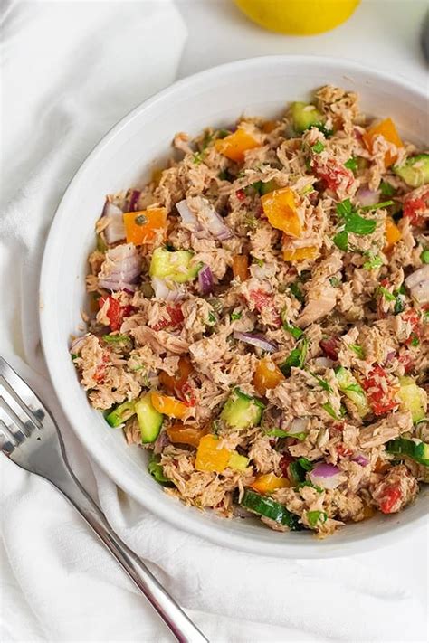 healthy-mediterranean-tuna-salad-no-mayo-bites image
