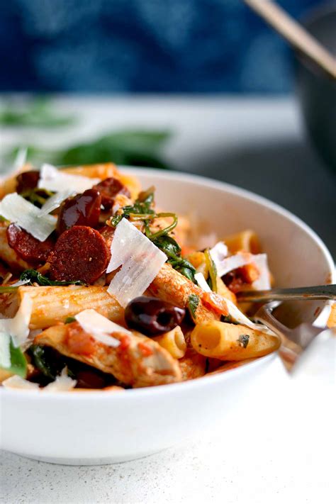 chicken-and-chorizo-pasta-with-spinach-the-last-food image
