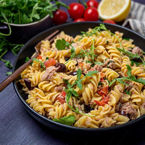 easy-anchovy-and-tuna-pasta-skinny-spatula image