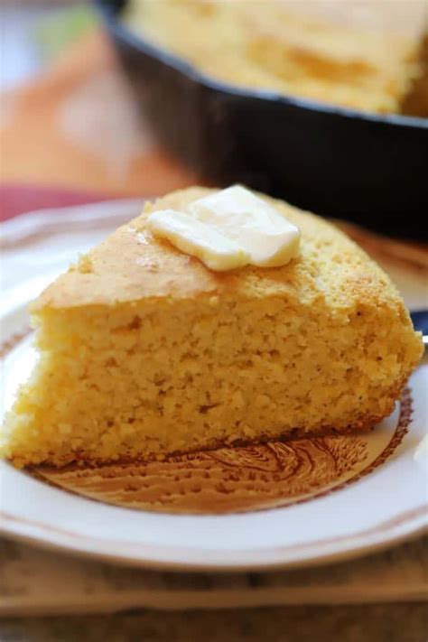 traditional-southern-style-cornbread image