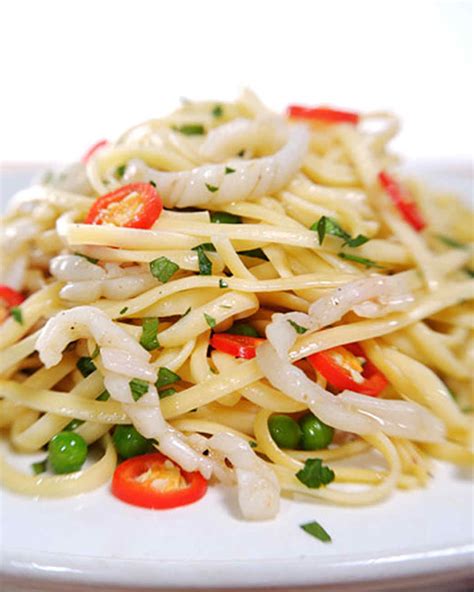 22-seafood-pasta-recipes-to-serve-for-casual-dinners image