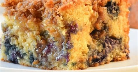 blueberry-cinnamon-crumb-coffee-cake-serena image