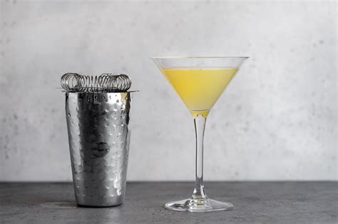 classic-corpse-reviver-no-2-cocktail-recipe-the image
