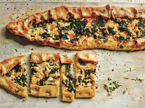 turkish-flatbread-spinach-pide-edible-communities image