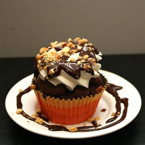 chocolate-cupcakes-with-marshmallow-creme-frosting image