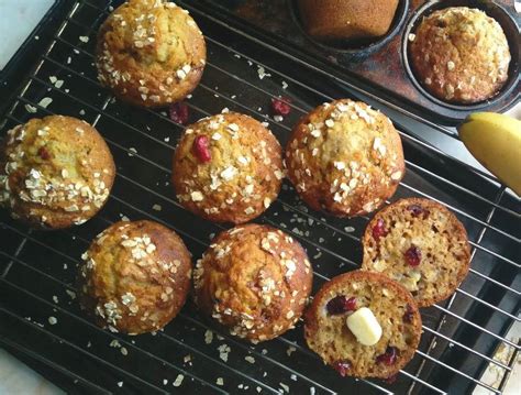 banana-cranberry-oat-muffins-recipelioncom image
