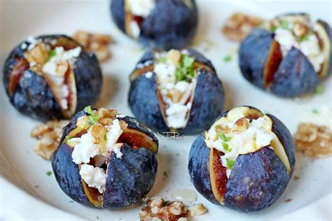 baked-figs-with-goat-cheese-julia image