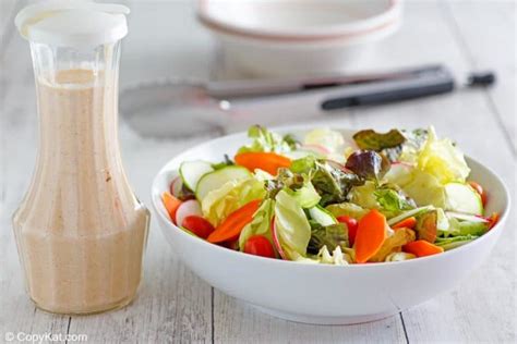 houstons-buttermilk-garlic-salad-dressing-copykat image