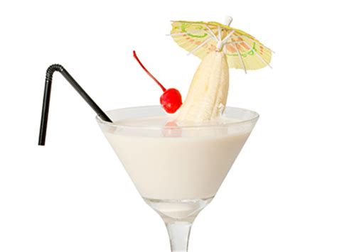 banana-split-martini-recipe-cocktail-foodviva image