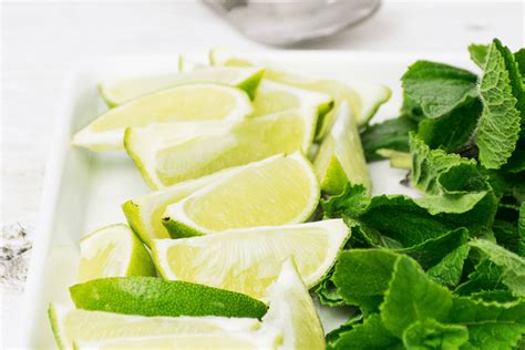 mint-lemon-or-lime-jelly-with-honey-pomonas image