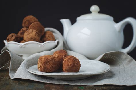 dark-chocolate-truffles-low-carb-recipe-simply-so image