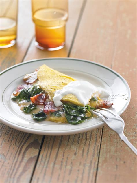 spinach-and-bacon-omelet-with-cheddar-cheese image