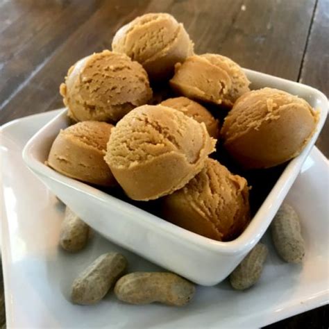 peanut-butter-snack-bites-just-3-ingredients-make image