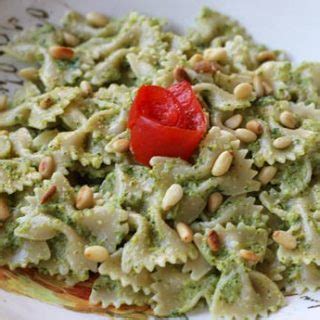 farfalle-with-broccoli-pesto-italian-food-forever image