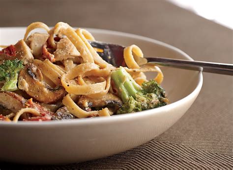 loaded-alfredo-pasta-with-chicken-and-vegetables image
