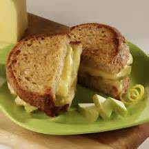 grilled-havarti-sandwich-with-spiced-apples image