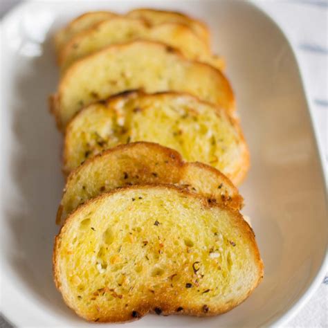 garlic-bread-garlic-bread-on-tawa-easy-pan image
