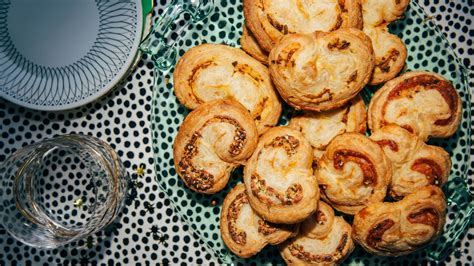 savory-palmiers-with-parmesan-and-black-pepper-bon image