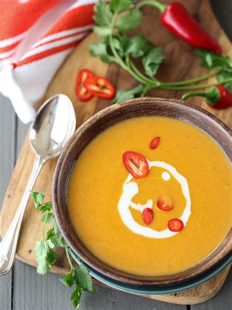 5-ingredient-thai-pumpkin-soup-foodiecrush image