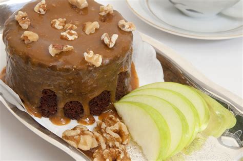 fresh-apple-cake-recipe-and-caramel-frosting-the image