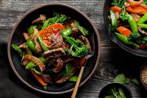 steak-stir-fry-with-spring-vegetables-sunbasket image