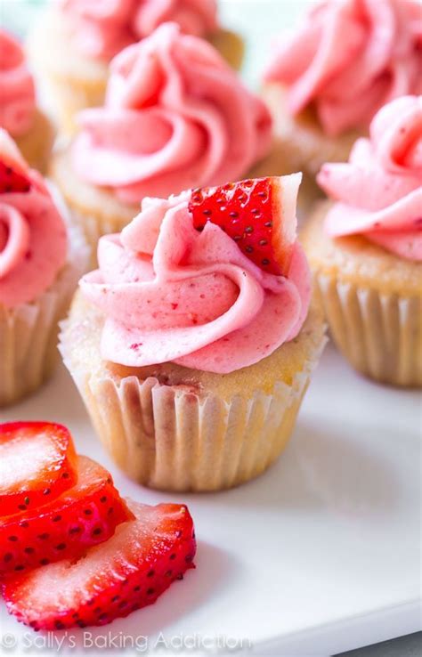 strawberry-cupcakes-with-strawberry-buttercream image