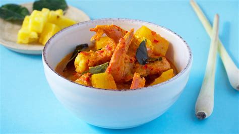 pineapple-prawn-curry-southeast-asian-recipes-nyonya-cooking image