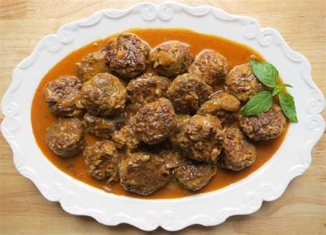 thai-meatball-curry-my-heart-beets image