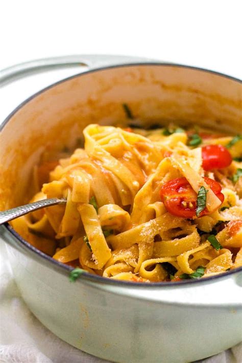 parma-rosa-one-pot-pasta-happy-veggie-kitchen image