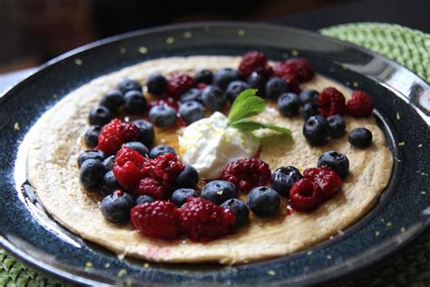 bodybuilder-pancakes-oats-egg-whites-and-healthy image