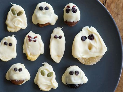 recipe-white-chocolate-ghosts image
