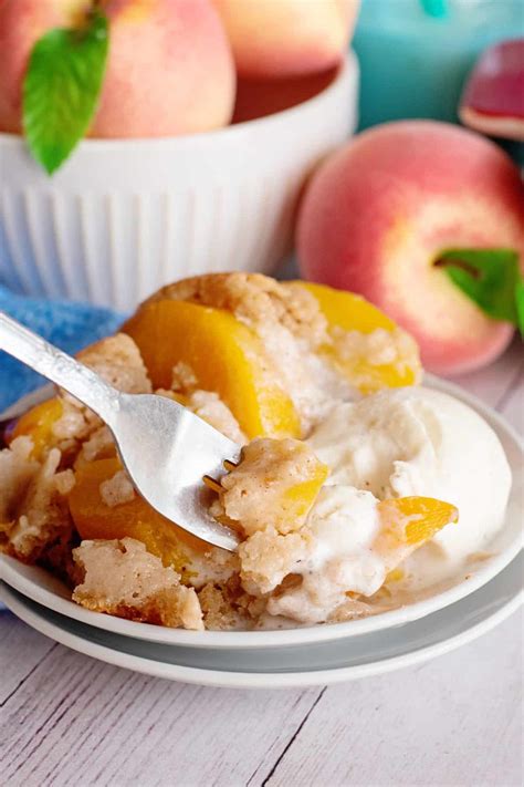 easy-old-fashioned-peach-cobbler-recipe-southern-plate image