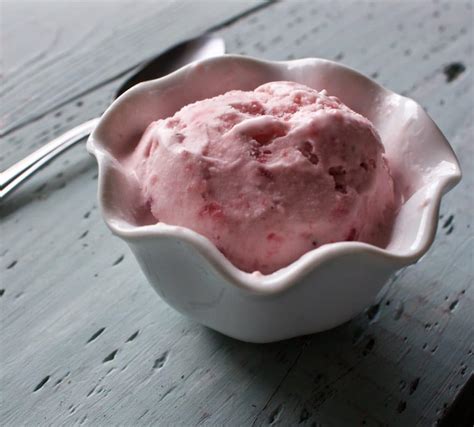 fresh-strawberry-ice-cream-homemade-food-junkie image