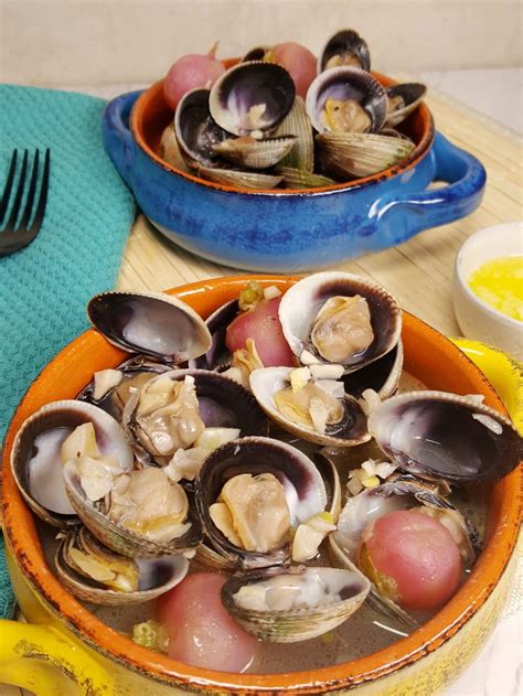 instant-pot-steamed-clams-in-wine-garlic-butter-this image