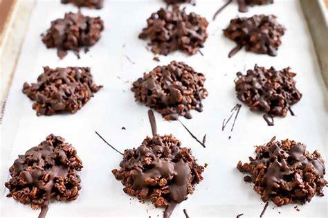 vegan-no-bake-gluten-free-crispy-chocolate-treats image