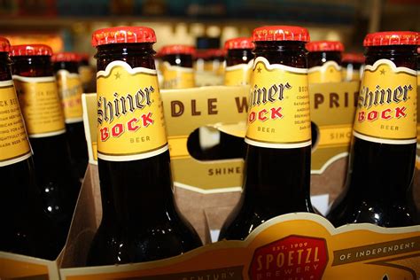 review-of-shiner-bock-the-sweet-beer-of-texas image