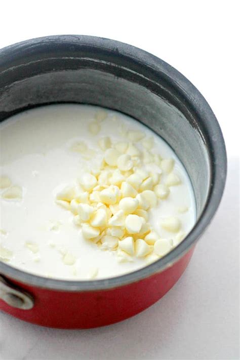 homemade-vanilla-latte-white-hot-chocolate image